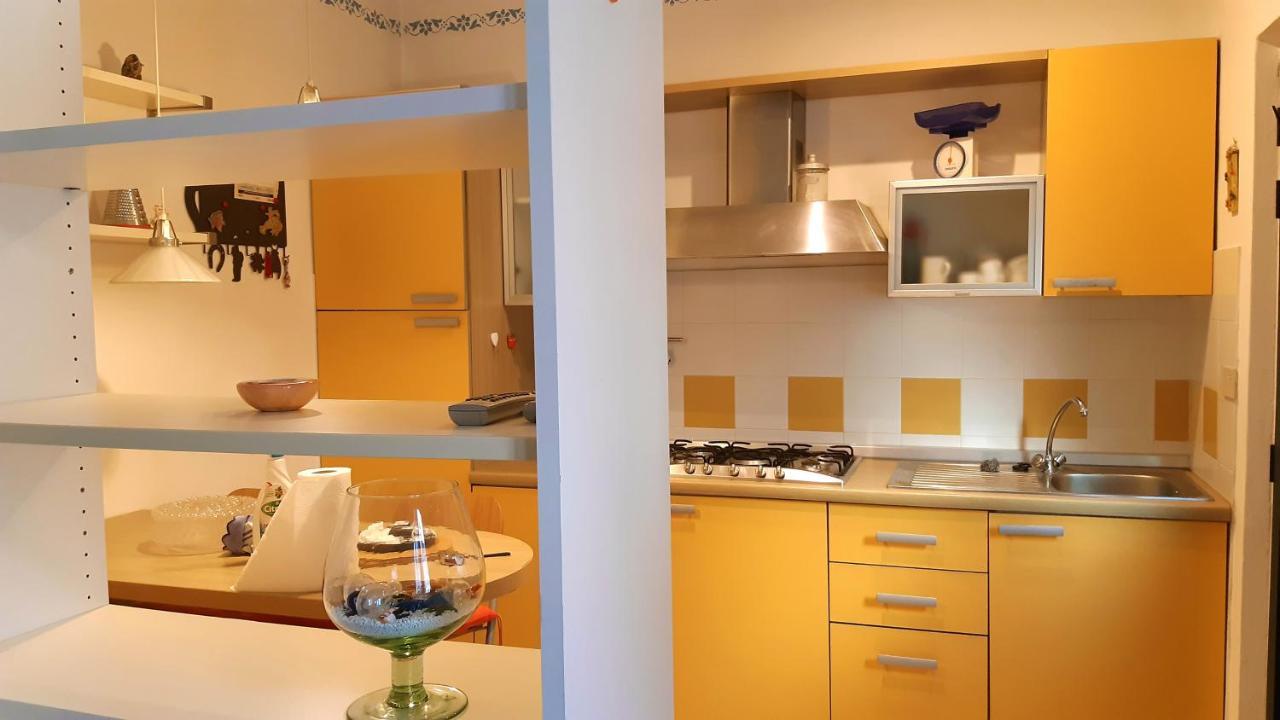 Villino San Martino 350M Dal Mare With Covered Parking Viareggio Exterior photo