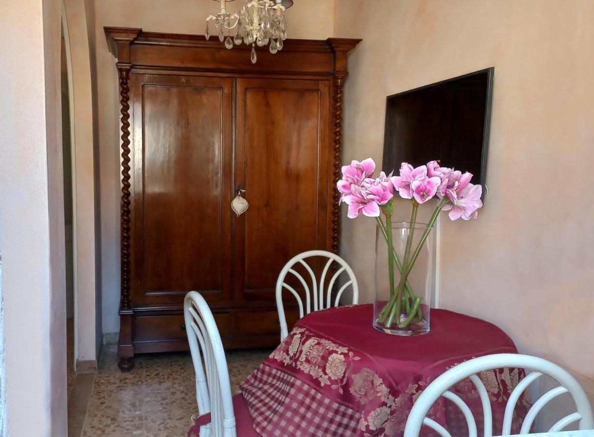 Villino San Martino 350M Dal Mare With Covered Parking Viareggio Exterior photo