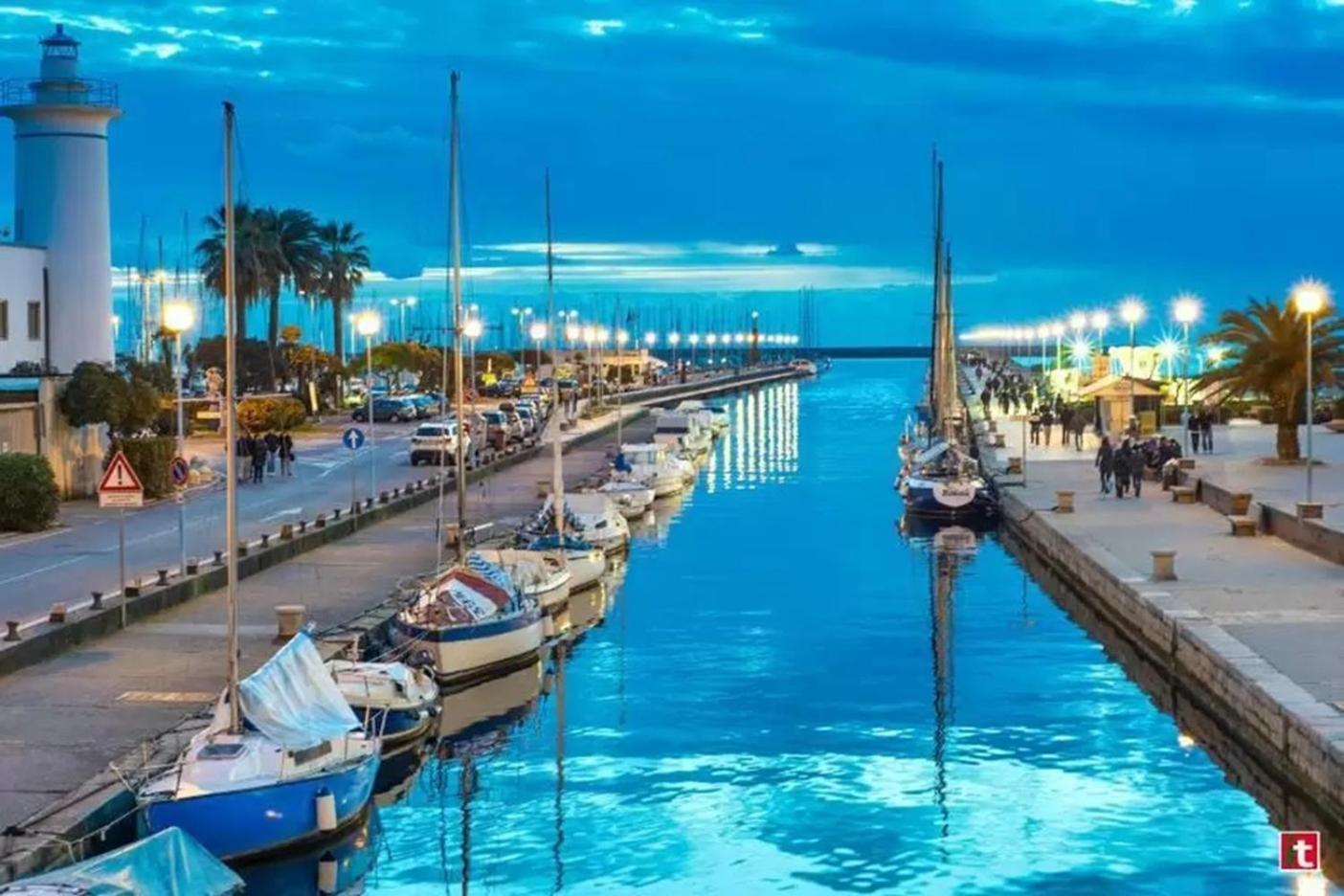 Villino San Martino 350M Dal Mare With Covered Parking Viareggio Exterior photo