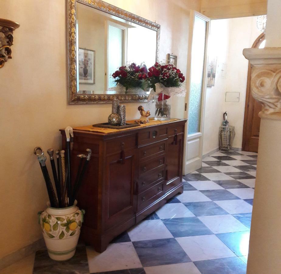 Villino San Martino 350M Dal Mare With Covered Parking Viareggio Exterior photo
