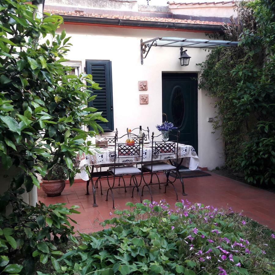 Villino San Martino 350M Dal Mare With Covered Parking Viareggio Exterior photo